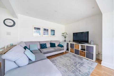 24 Bridge Road, Weybridge, KT13 8XT