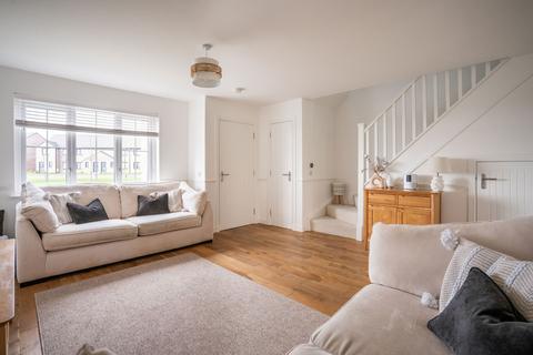 3 bedroom semi-detached house for sale - 12 Bain Rigg, Gilmerton, Edinburgh, EH17 8YS