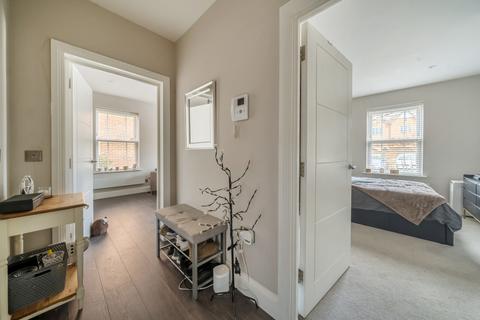 1 bedroom apartment for sale, Baker Street, Weybridge, KT13