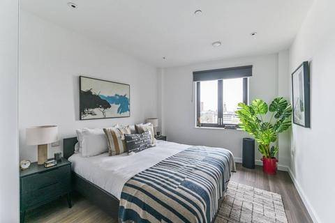 2 bedroom flat to rent, College Road, Croydon, CR0