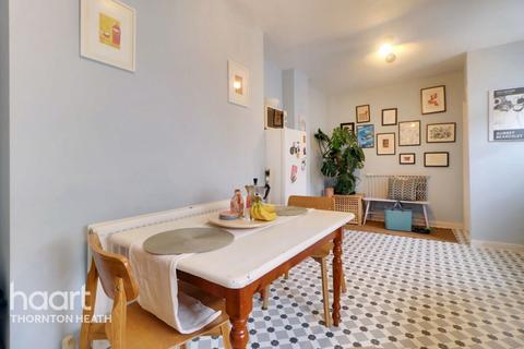36a Bensham Grove, Thornton Heath, CR7 8DA