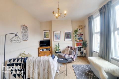 36a Bensham Grove, Thornton Heath, CR7 8DA