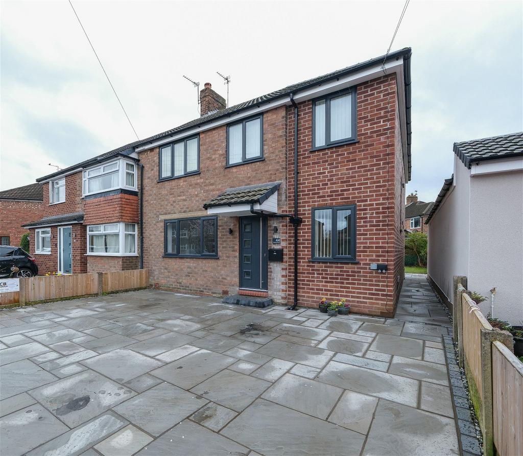 Whitesands Road, Lymm WA13 4 bed semidetached house for sale £450,000