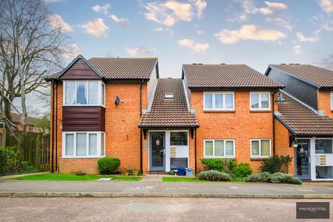 60 Hereward Green, Loughton, IG10 2HF