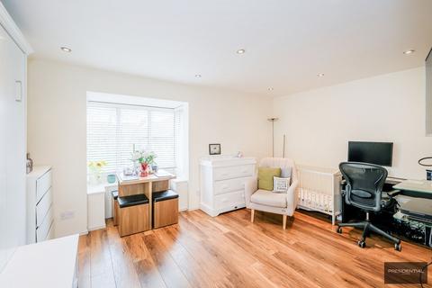 60 Hereward Green, Loughton, IG10 2HF