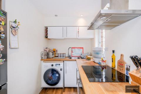 60 Hereward Green, Loughton, IG10 2HF