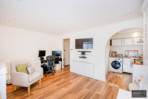60 Hereward Green, Loughton, IG10 2HF