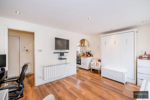 60 Hereward Green, Loughton, IG10 2HF
