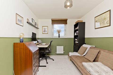 1/17 Ocean Way, Edinburgh, EH6 7DG