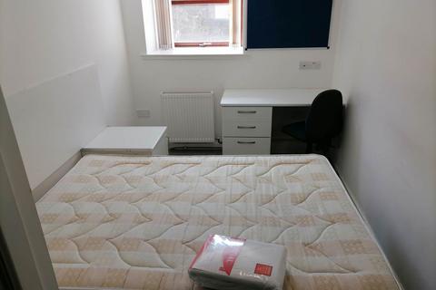 4 bedroom flat to rent, Flat 2, 11 Seabraes Lane, ,