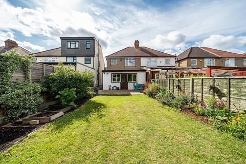 12 Worton Gardens, Isleworth, TW7 4BB