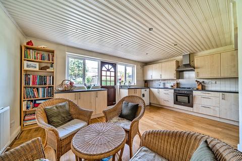 12 Worton Gardens, Isleworth, TW7 4BB