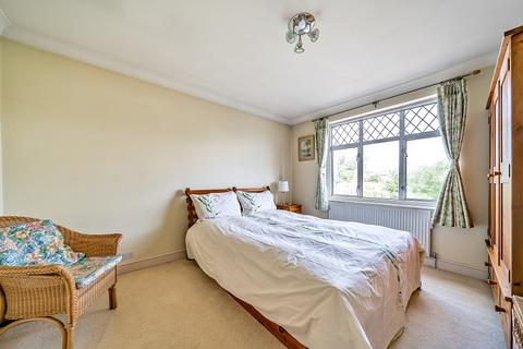 12 Worton Gardens, Isleworth, TW7 4BB