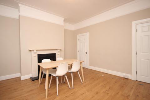 4 bedroom terraced house for sale - Mexborough Drive, Chapeltown, Leeds, LS7