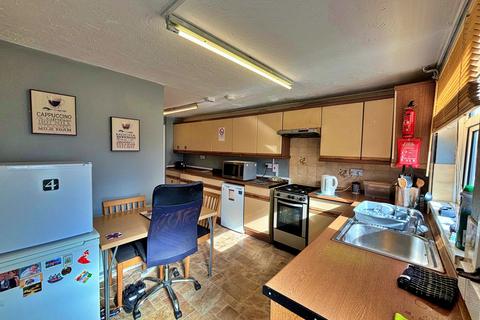Studio to rent, Room 5, 17 Kingsley Road, Burton-On-Trent, DE14 2SE