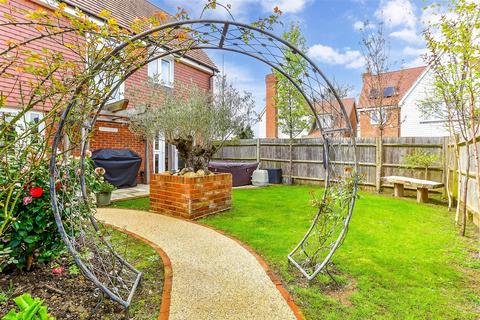 4 bedroom detached house for sale, Maids Close, Biddenden, Ashford, Kent