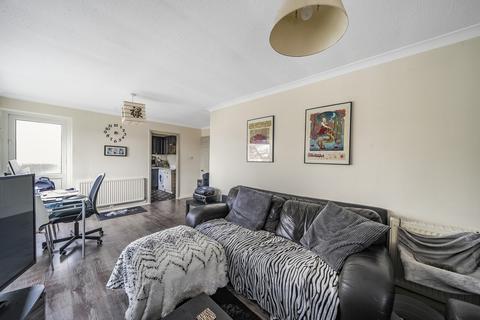 2 bedroom flat for sale - Wensleydale Court, Stainbeck Lane, Chapel Allerton, Leeds, LS7
