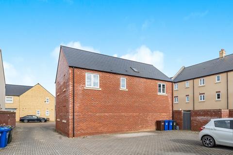 2 bedroom detached house for sale, Bicester,  Oxfordshire,  OX26