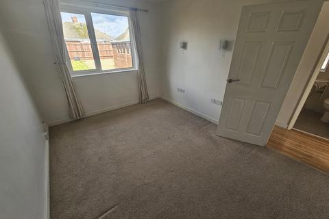 2 bedroom bungalow to rent - Lorraine Crescent, Northampton, Northamptonshire. NN3 6HW
