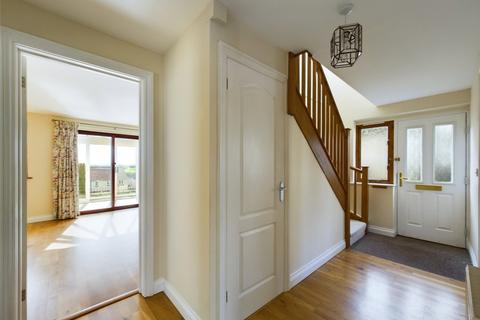 10 Old Barn Close, Winkleigh, EX19 8JX