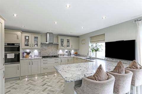 4 bedroom detached house for sale - Church Drive, Hoylandswaine, Sheffield, South Yorkshire, S36