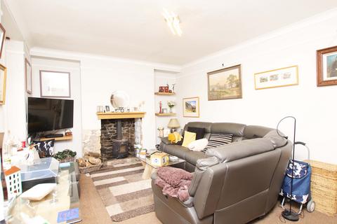 4 bedroom end of terrace house for sale, Glenmore, Main Road, CF38 1LS