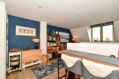 1 bedroom flat for sale, Mill Bay Lane, Horsham, West Sussex