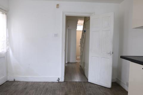 3 bedroom terraced house for sale, Markhouse Road, London E17