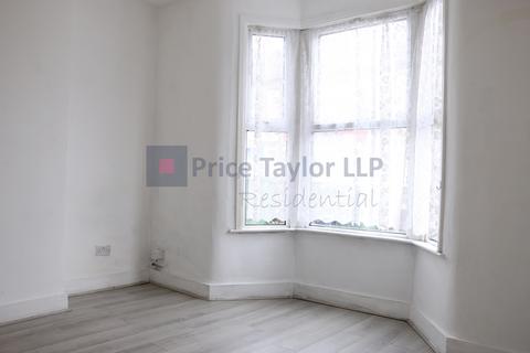 3 bedroom terraced house for sale, Markhouse Road, London E17