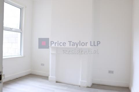 3 bedroom terraced house for sale, Markhouse Road, London E17