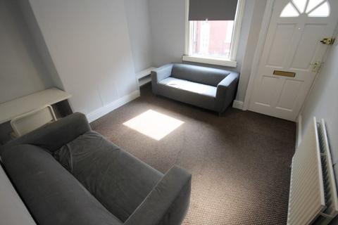 10 Belvedere Mount, Leeds, LS11 7ED