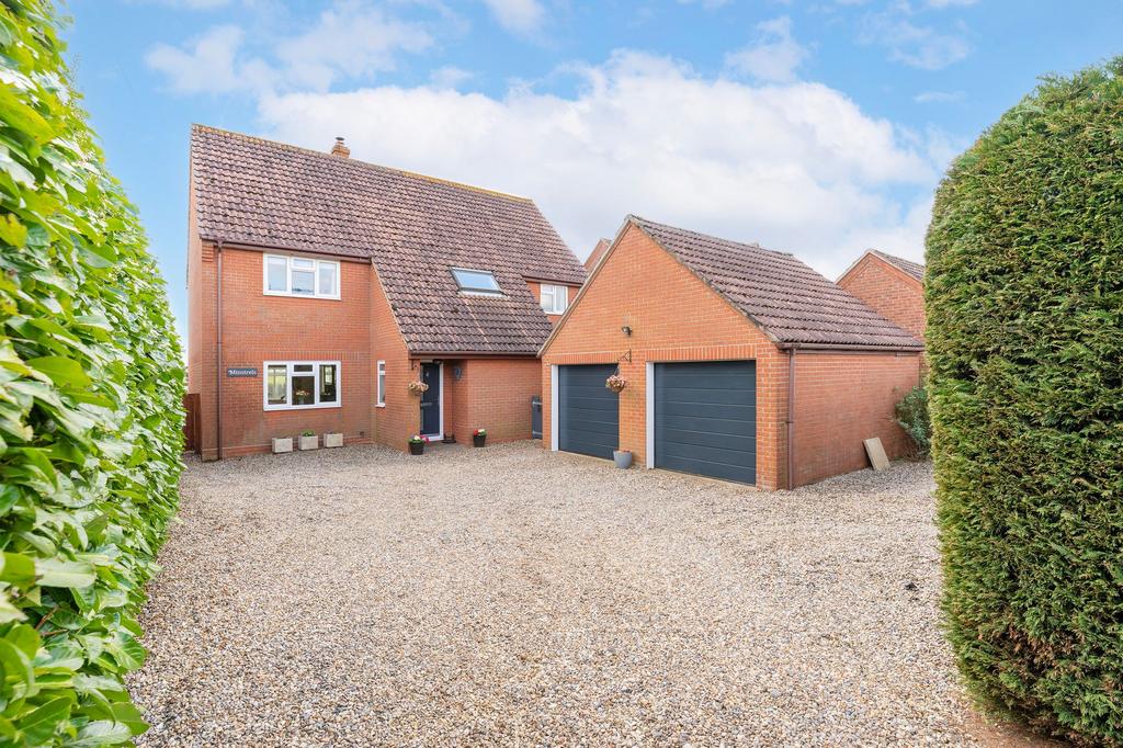 Aylsham Road, Felmingham 4 bed detached house for sale £450,000
