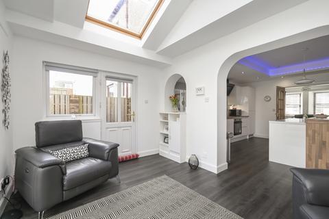 123 Main Street, Pathhead, EH37 5PT