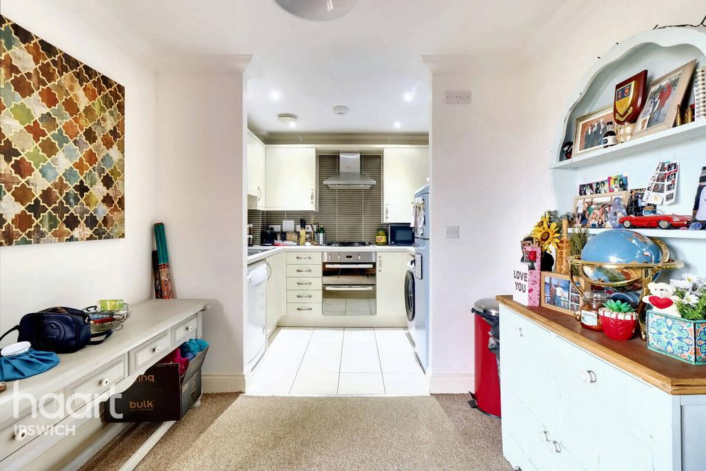 Tower Road, FELIXSTOWE 2 bed apartment for sale £170,000