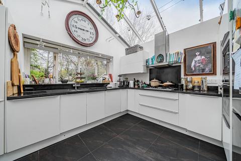 1b Vanbrugh Park Road, London, SE3 7NH