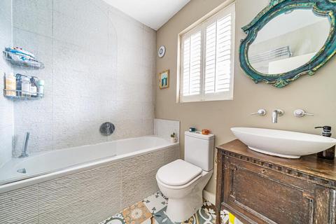 1b Vanbrugh Park Road, London, SE3 7NH