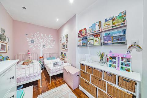 1b Vanbrugh Park Road, London, SE3 7NH