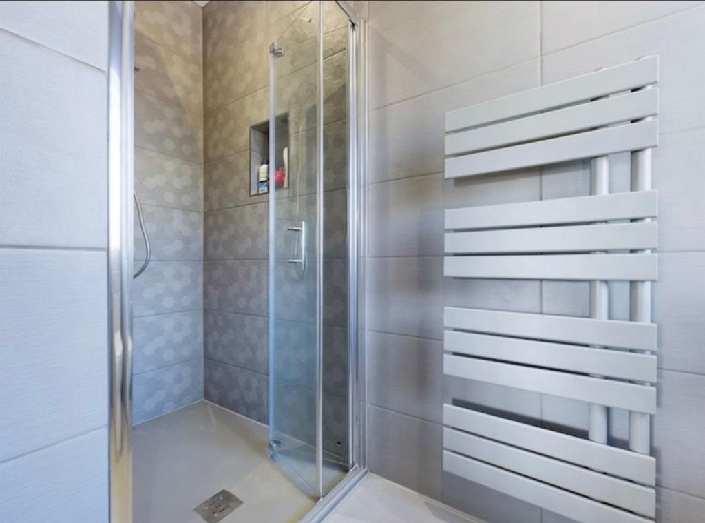 En suite shower room