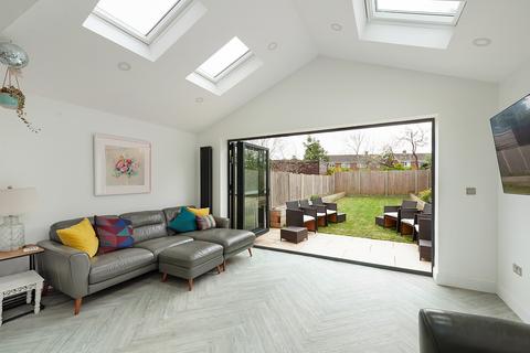 4 bedroom semi-detached house for sale, Railway Avenue, Whitstable