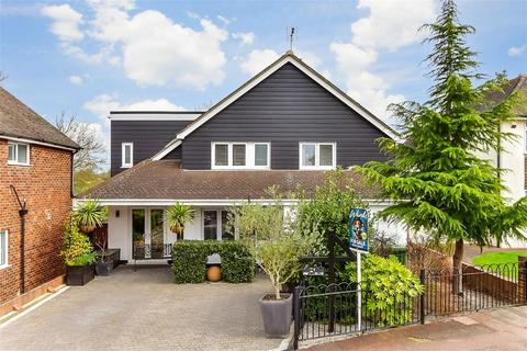 3 bedroom detached house for sale, Chalky Bank, Gravesend, Kent