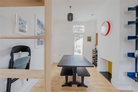 122 Eardley Road, London, SW16 5TG