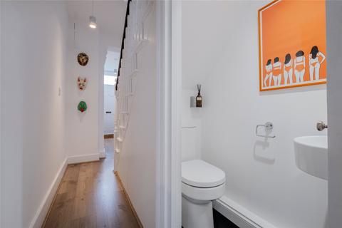 122 Eardley Road, London, SW16 5TG