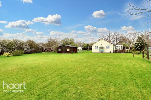3 bedroom bungalow for sale, Armoury Road, Colchester
