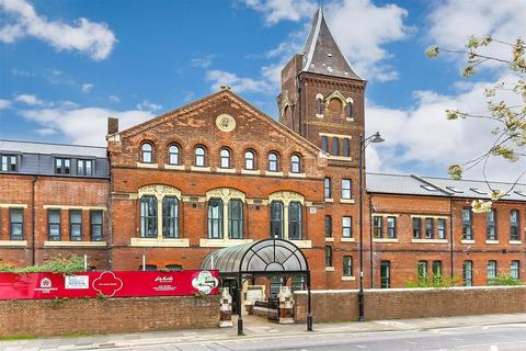 New Road, Rochester, Kent