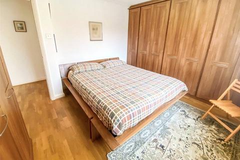 6 Croft Way, Frimley, Camberley, GU16 8LN