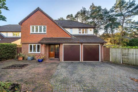 2 Edgemoor Road, Frimley, Camberley, GU16 9QY