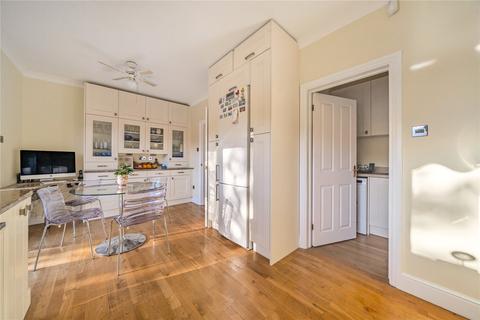 2 Edgemoor Road, Frimley, Camberley, GU16 9QY