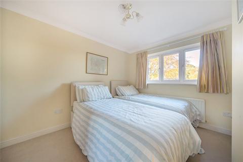 2 Edgemoor Road, Frimley, Camberley, GU16 9QY