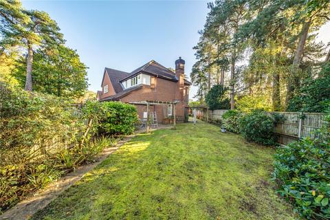 2 Edgemoor Road, Frimley, Camberley, GU16 9QY