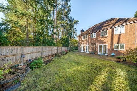 2 Edgemoor Road, Frimley, Camberley, GU16 9QY